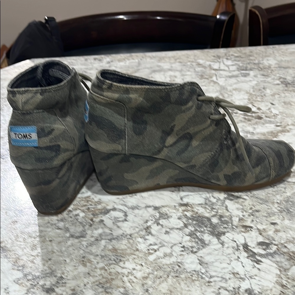Tom’s booties with platform heel